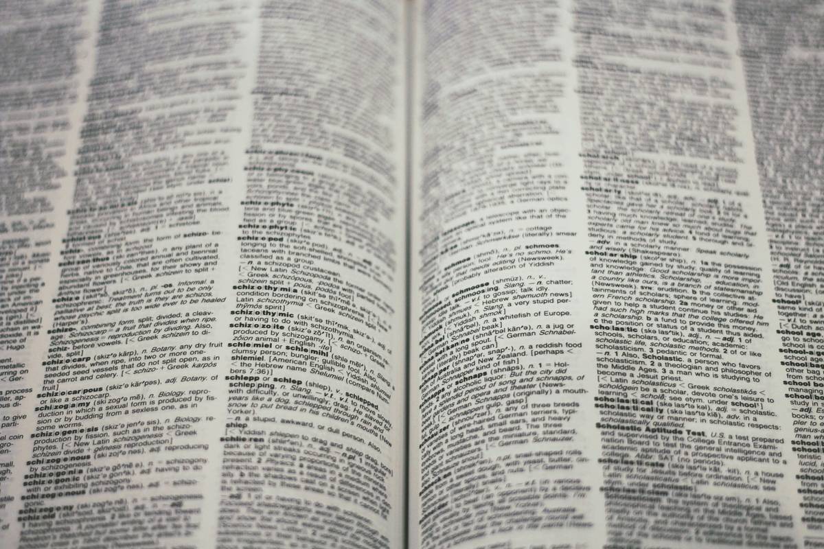 Medical terminology translation accuracy comparison using professional language and translation services
